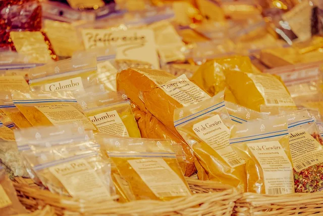 christmas market, sales booth, spices, food, sale, curry, spice mix, ingredient, seasoning, taste. Tasting during condiment development: telling preference from description