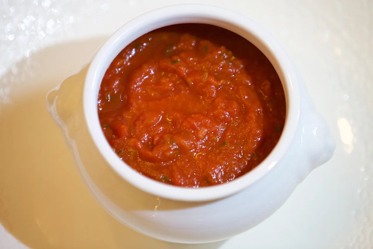 tomato sauce, tomato puree, tjena-kitchen, sauce, food, tomato sauce, tomato sauce, tomato sauce, tomato sauce, tomato sauce, tomato puree, sauce, sauce, sauce, sauce. Five quotes to collect before costing hot sauce production