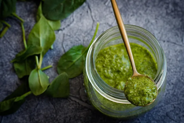 pesto, greens, sauce, food, green, vegetables, vegetarian, snack, pesto, pesto, pesto, pesto, pesto. Buying small batch sauce: lot codes, seals and net quantity to check first